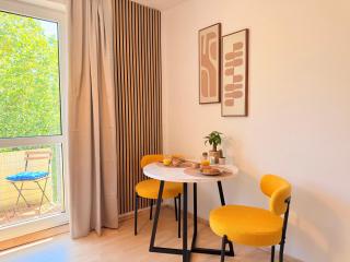 Cozy Studio in Stadt, Uni & Klinikum Nähe by CASTORA HOMES - 0