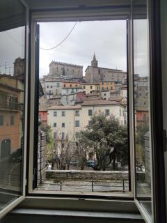 Soggiornare accanto a palazzo Chigi Albani - 9