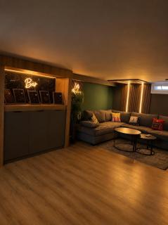 KARIAN Luna -Luxury Apt with Private Cinema in City Center - 0