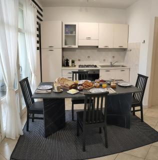 White Garden Apartment - 7