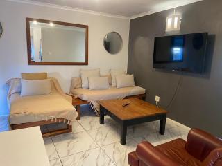 Spanish Villa- Pet Friendly - Cape Town - 7
