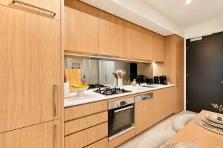 Wonderful Stay at CBD - Sky High City Views - Brand New Luxury Apartments - 7