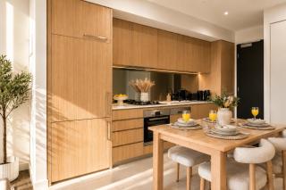 Wonderful Stay at CBD - Sky High City Views - Brand New Luxury Apartments - 3