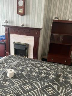 Beechdale cosy room - 3
