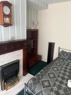 Beechdale cosy room - 2