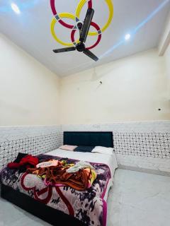 Rukmani Dham Hotel & guest house - 1