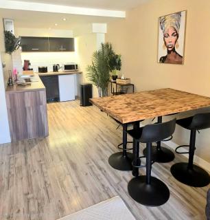 Casana Cosy et Climatisé en plein Cœur Historique - 9