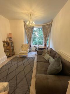Bluebell Suite at Elmwood House - 2