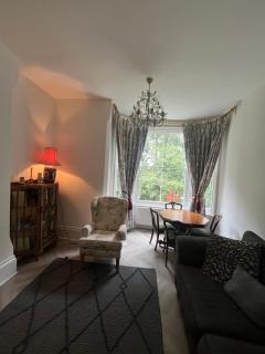 Bluebell Suite at Elmwood House - 3