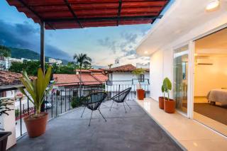 Zona Romantica & Downtown Suites - 5