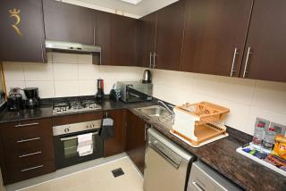 Mangrove View 2BR Retreat - Chic Al Reem Island Escape - 3