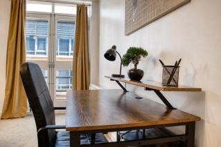 Nottingham City Centre 2-Bed Apartment with Free Secure Parking near Motorpoint Arena - 3