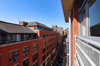 Nottingham City Centre 2-Bed Apartment with Free Secure Parking near Motorpoint Arena - 2