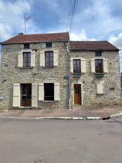 Beautiful and large house, former farmhouse - 0