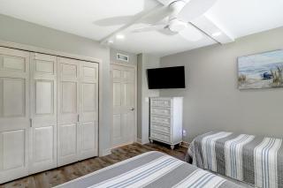 Shorewood 311 - 2