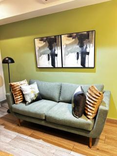 The regency 305 - 8