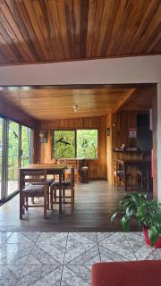 Monteverde Monkey Hostel - 4