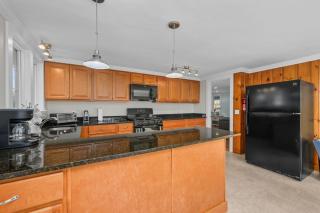 Dog-Friendly Pleasant Lake Cottage in Harwich - 1