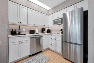 1BR Suite 5 Min to Disney Sleeps 7 - 9