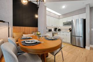 1BR Suite 5 Min to Disney Sleeps 7 - 7