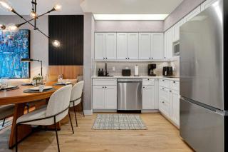 1BR Suite 5 Min to Disney Sleeps 7 - 8