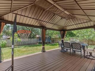 Modern 5BR Family Home - 0