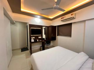 Hotel Galaxy Comforts - Near Mumbai International Airport - 1