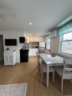 2 Minute Walk to Beach, Cape Cod Escape - 1