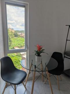 Minimalist suite, Excellent location - 1