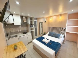 Suites nuevas con baño privado frente al metro st MWC Barcelona-FIRA - 0
