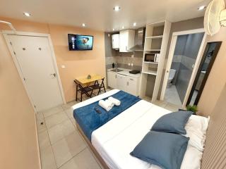 Suites nuevas con baño privado frente al metro st MWC Barcelona-FIRA - 2