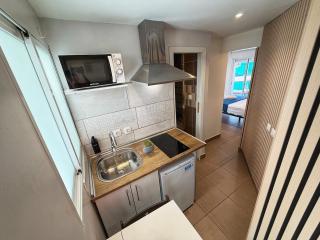 Suites nuevas con baño privado frente al metro st MWC Barcelona-FIRA - 6