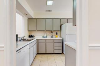 Townhouse Manor 6 - 3