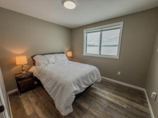 Lakeside Lodge- Newly Renovated Cabin on Black Lake - 3