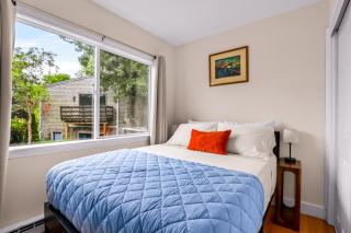 Walk to Beach + Town - Patio, Deck, Parking, AC - 9