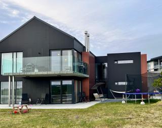 Luxury lakefront Villa 15 min drive to downtown - 9