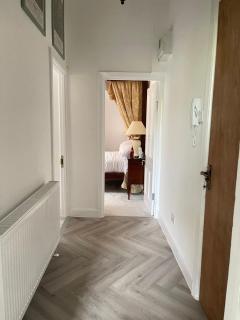 Tulip Suite at Elmwood House - 7