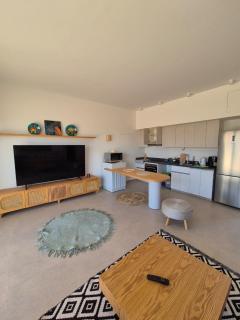 Exclusive 2BR, Kamaran - Crystal pool view, Gouna - 7