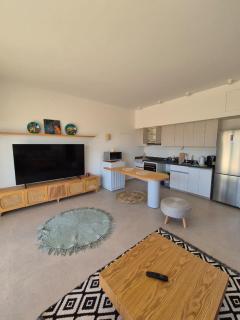 Exclusive 2BR, Kamaran - Crystal pool view, Gouna - 4