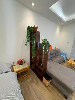 Modern Cozy Studio with Balcony & City View - 6