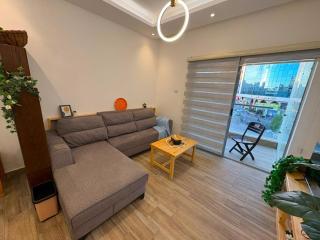 Modern Cozy Studio with Balcony & City View - 6