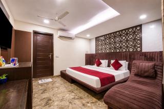 Hotel WK Comfort Inn with Luxury Restaurant & Rooftop Near Connaught Place, New Delhi City Centre - 1
