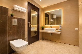 Hotel WK Comfort Inn with Luxury Restaurant & Rooftop Near Connaught Place, New Delhi City Centre - 3