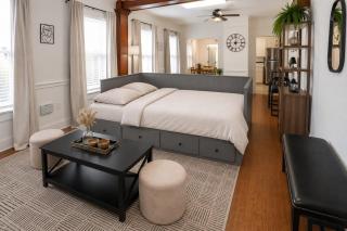 Updated 1 BR Home - Steps to 7th Ave - 3