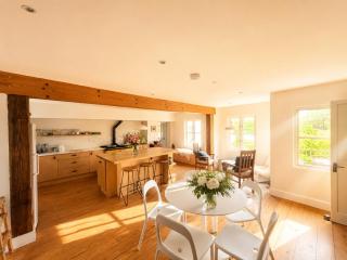 Folly House Luxury Retreat Kinsale - 4