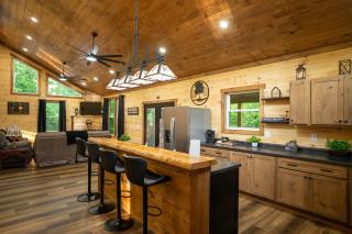The Lighthouse - Secluded - Hot Tub - Private Pond - 9