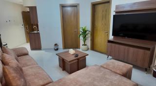 Terrific Panoramic One Bedroom Apartment with Sea & Lagoon View - 2