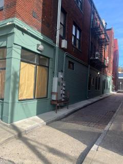 2 bed room apartment over the heart of OTR # 6 - 2