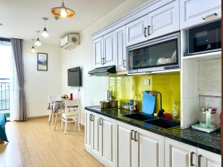 Luxury Lake View Studio at Vinhomes Green Bay Hanoi Residence - 4