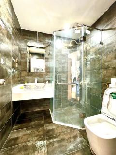 Luxury Lake View Studio at Vinhomes Green Bay Hanoi Residence - 2
